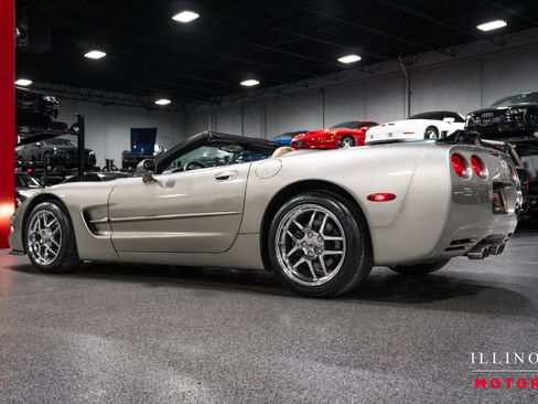 Used 1999 Chevrolet Corvette Convertible w/ Memory Pkg RWD image 3