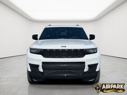 New 2025 Jeep Grand Cherokee L Altitude AWD/4WD image 5