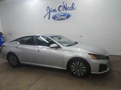 Used 2023 Nissan Altima 2.5 SV