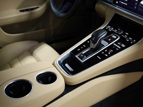 Certified 2023 Porsche Panamera 4 image 21