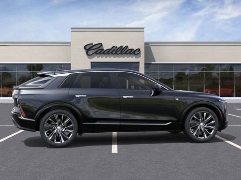 New 2025 Cadillac Lyriq Luxury image 5