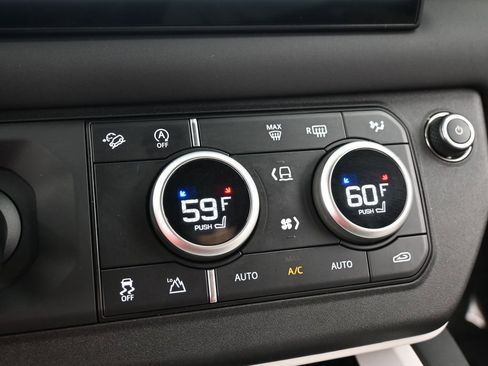 Used 2025 Land Rover Defender 110 S image 36