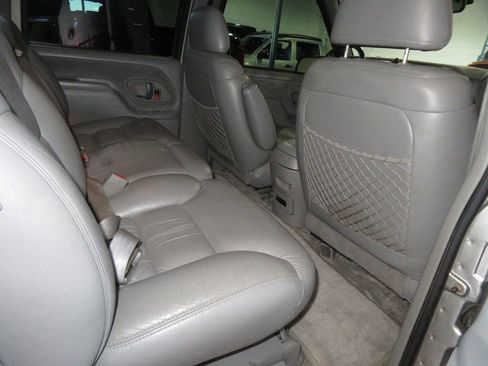 Used 1999 GMC Suburban 2500 w/ Marketing Opt Pkg 3 image 30