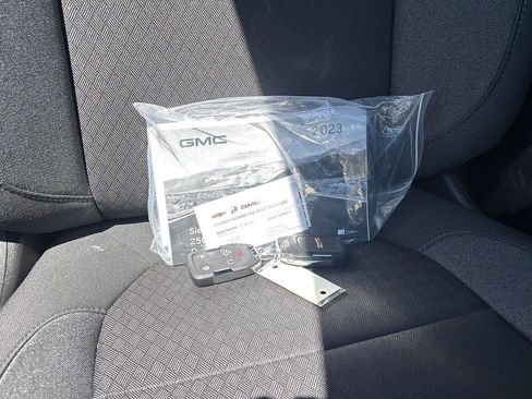 Used 2023 GMC Sierra 2500 SLE w/ SLE Convenience Package AWD/4WD image 23