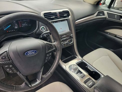Used 2019 Ford Fusion SE w/ Equipment Group 151A image 11
