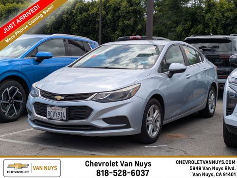 Used 2018 Chevrolet Cruze LT w/ LT Fleet Convenience Package FWD image 1
