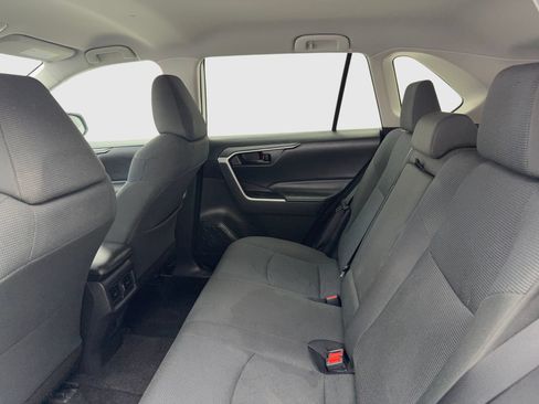 Used 2022 Toyota RAV4 LE FWD image 38