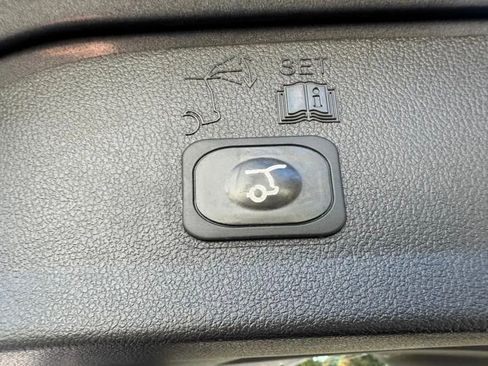 Used 2014 Ford Escape Titanium image 33