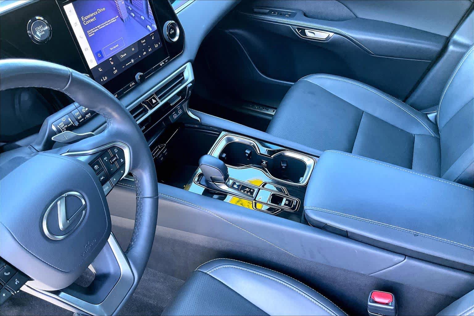 Used 2025 Lexus RX 350 FWD w/ Technology Package image 16