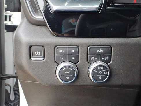 Used 2024 GMC Sierra 1500 Elevation image 18