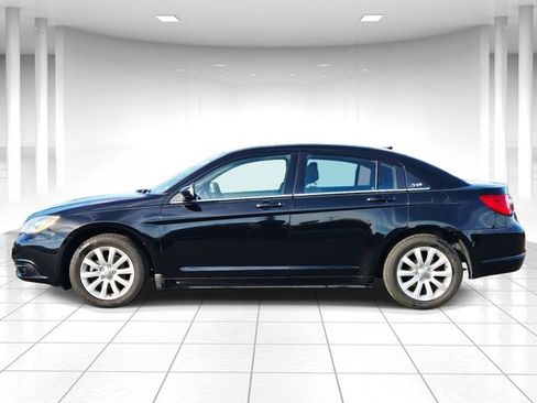 Used 2013 Chrysler 200 Touring image 2