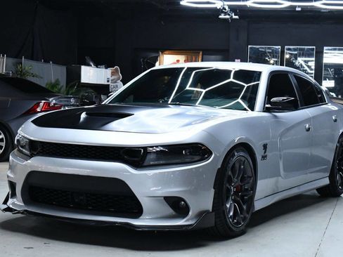 Used 2023 Dodge Charger Scat Pack w/ Harman/Kardon Audio Group image 5