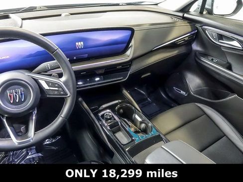 Certified 2025 Buick Envision Preferred AWD/4WD image 17