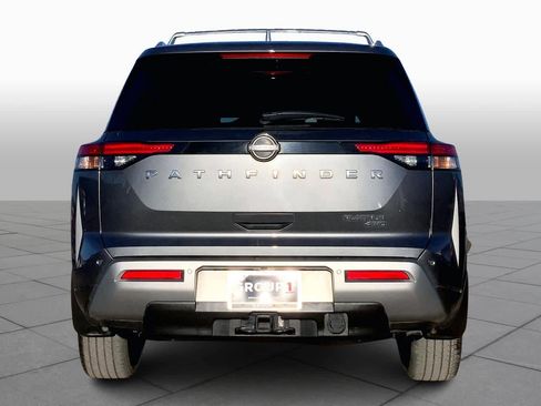 Used 2022 Nissan Pathfinder Platinum w/ Cargo Package image 4