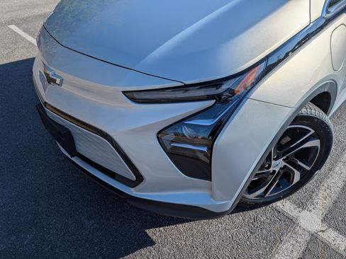 Used 2022 Chevrolet Bolt LT w/ Infotainment Package image 13