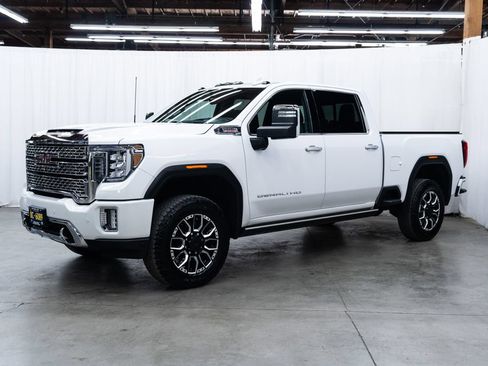 Used 2023 GMC Sierra 3500 Denali w/ Denali Ultimate Package AWD/4WD image 3