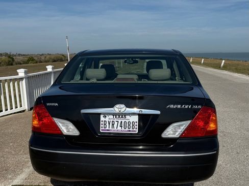 Used 2000 Toyota Avalon XLS image 6