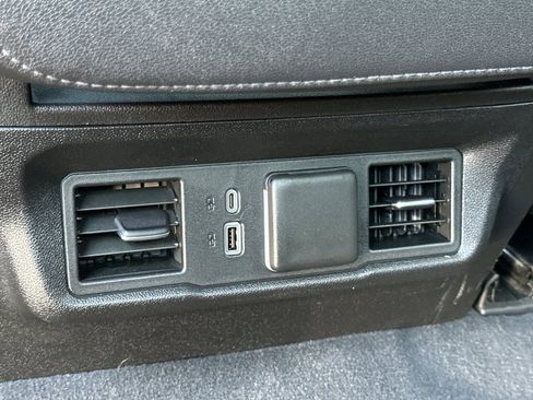 Used 2024 GMC Sierra 1500 SLT image 41