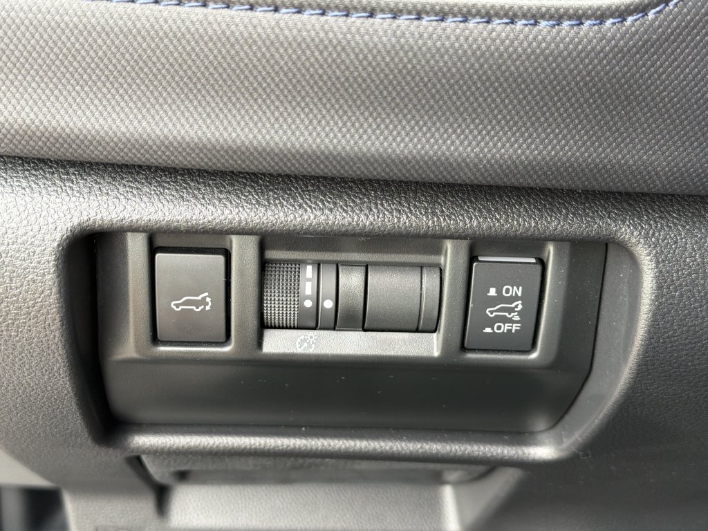 Certified 2025 Subaru Forester Premium AWD/4WD image 34