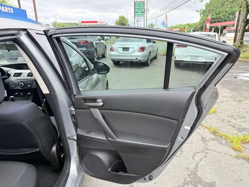 Used 2012 MAZDA MAZDA3 i Touring FWD image 15