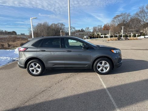Used 2024 Ford Edge SE image 6