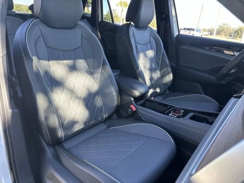 New 2026 Volkswagen Tiguan SEL R-Line image 26