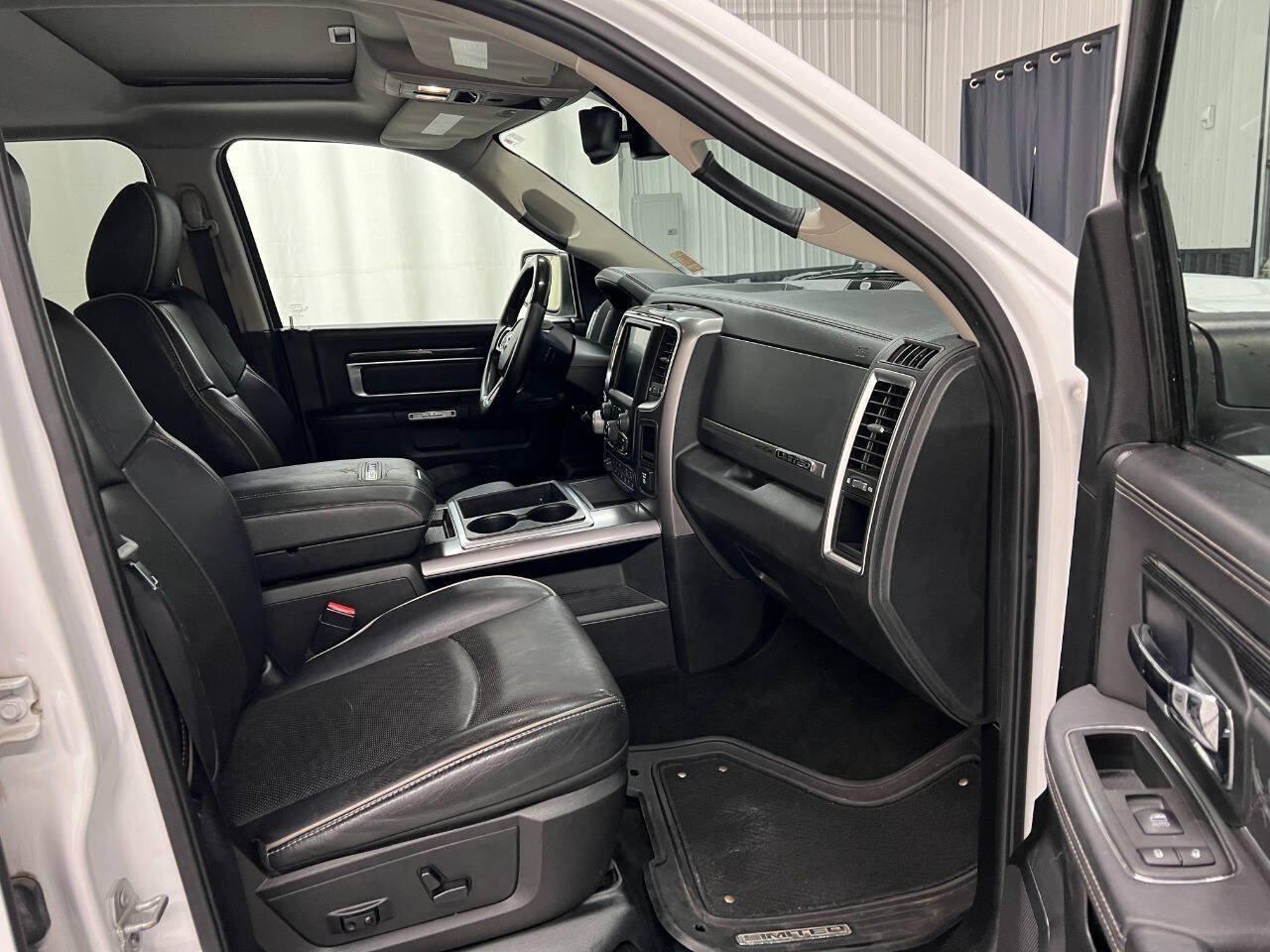 Used 2015 RAM 1500 Limited AWD/4WD image 11