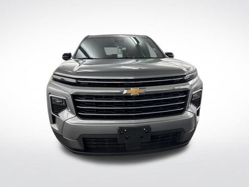 Used 2026 Chevrolet Traverse LT AWD/4WD image 3
