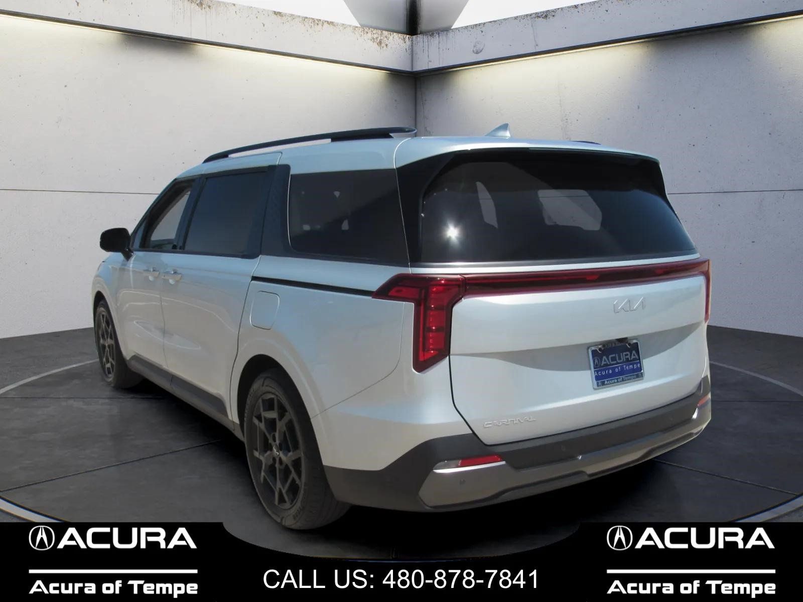 Used 2025 Kia Carnival SX w/ SX Dark Edition Package FWD image 6
