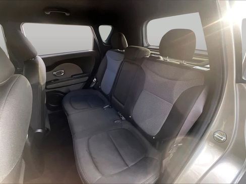 Used 2017 Kia Soul + FWD image 20