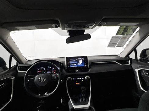 Used 2021 Toyota RAV4 XLE w/ Convenience Package FWD image 30