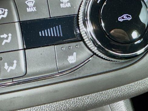 Used 2025 Buick Envista Preferred w/ Convenience I Package FWD image 20