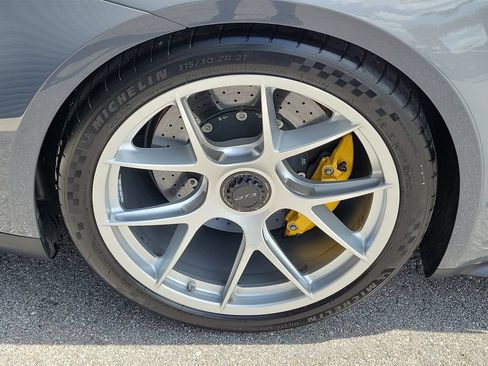 Certified 2025 Porsche 911 GT3 RWD image 14