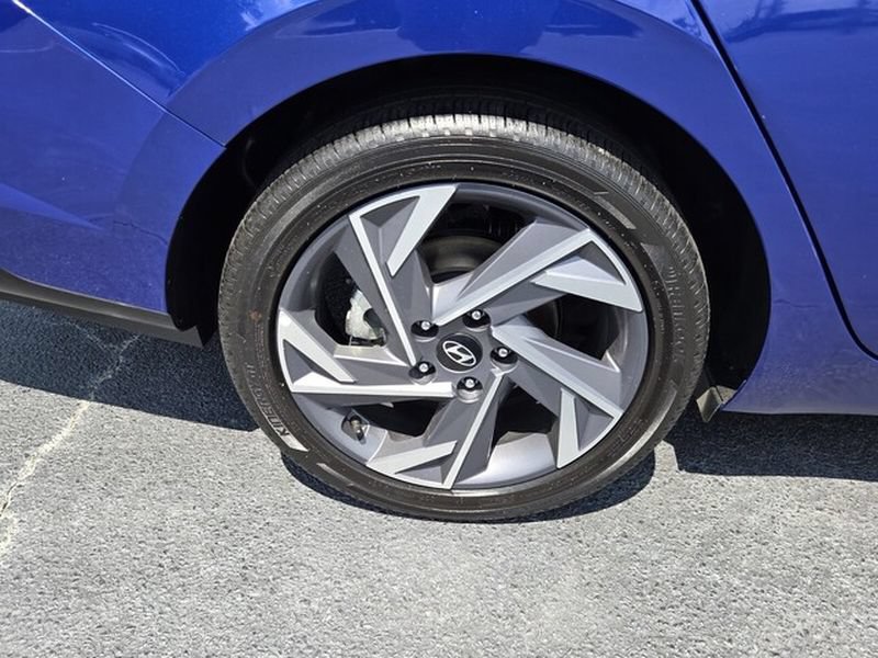 Used 2025 Hyundai Elantra Limited FWD image 34