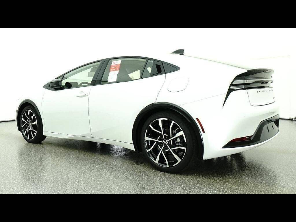 New 2026 Toyota Prius Plug-In Hybrid FWD image 49