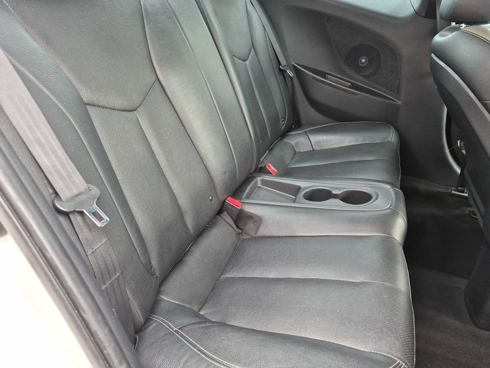 Used 2016 Hyundai Veloster Turbo FWD image 19