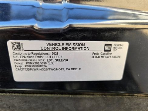 Used 2023 GMC Terrain SLE w/ Elevation Edition image 27