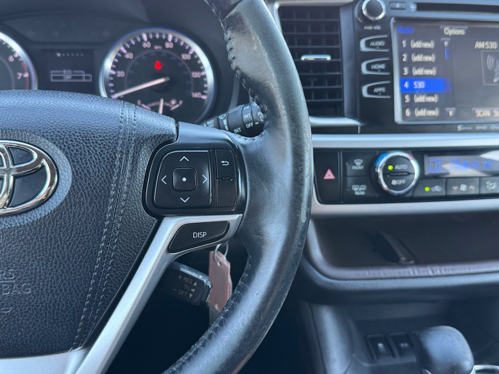 Used 2016 Toyota Highlander Plus FWD image 11