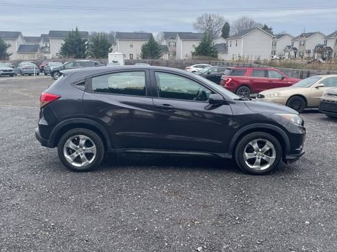 Used 2016 Honda HR-V LX image 11