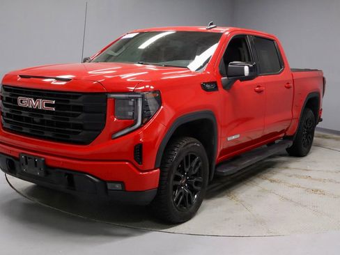 Used 2025 GMC Sierra 1500 Elevation w/ Elevation Premium Package AWD/4WD image 8