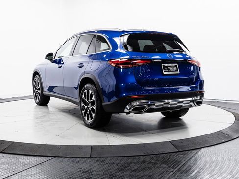 Used 2025 Mercedes-Benz GLC 350e 4MATIC w/ Driver Assistance Package image 29