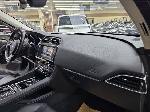 Used 2018 Jaguar F-PACE Premium AWD/4WD image 23