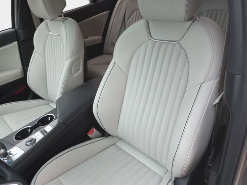 Used 2024 Genesis G70 2.5T w/ Sport Prestige Package image 14