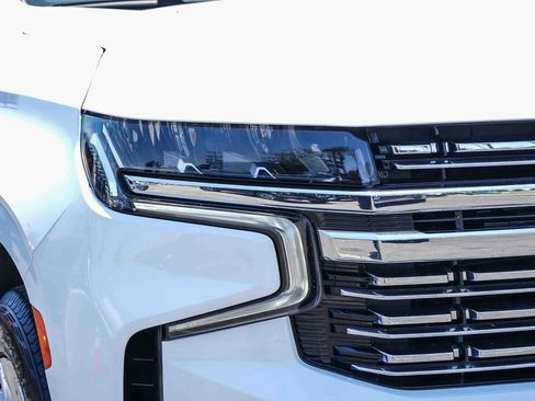 Used 2024 Chevrolet Suburban Premier RWD image 4