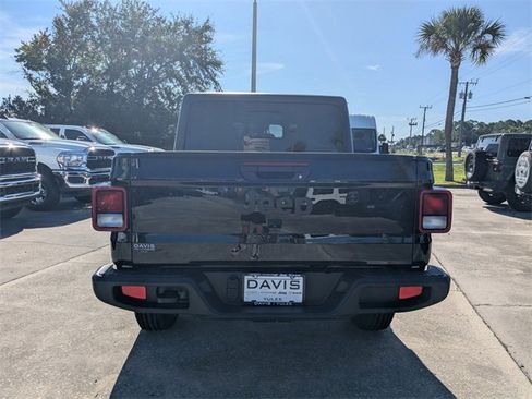 New 2025 Jeep Gladiator Sport image 4