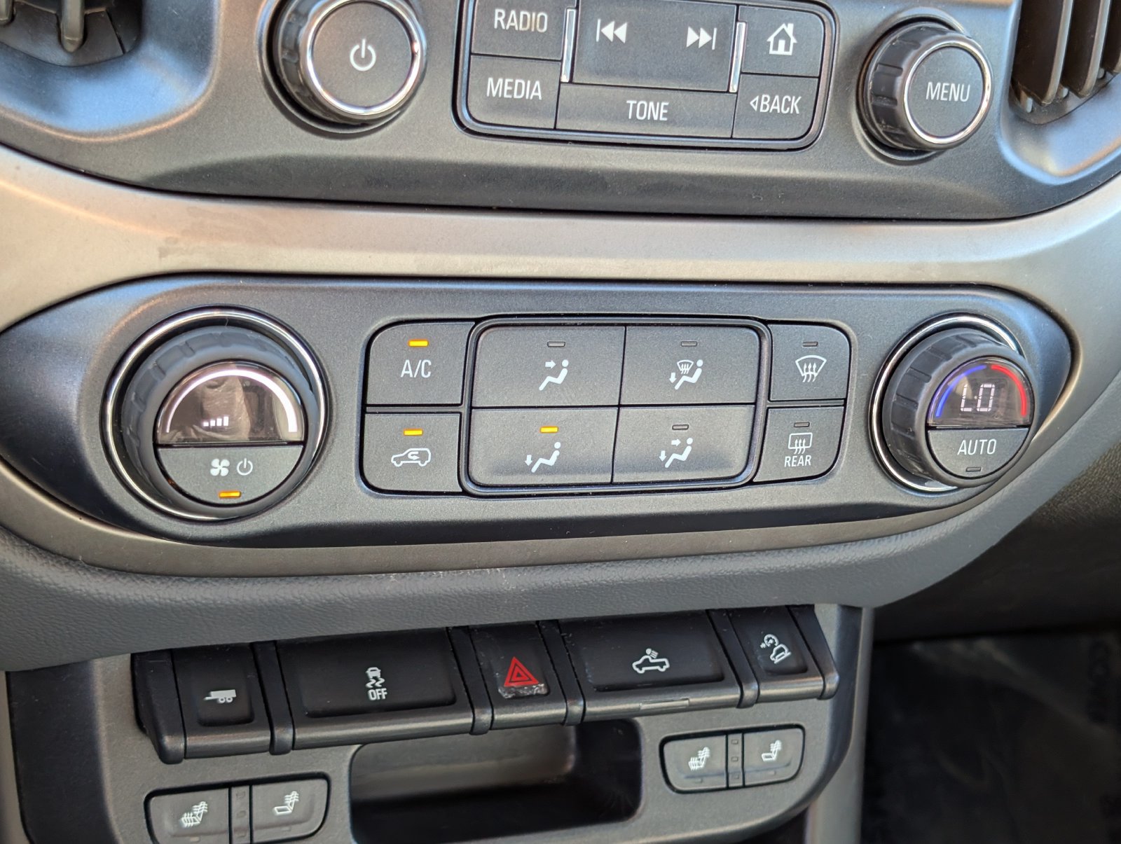 Used 2018 Chevrolet Colorado Z71 AWD/4WD image 29