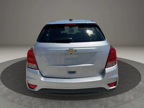 Used 2020 Chevrolet Trax LS FWD image 5