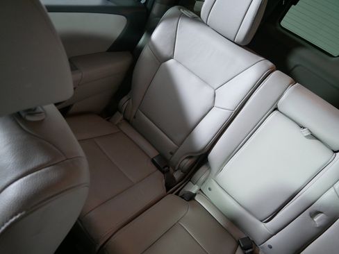 Used 2015 Honda Pilot EX-L image 12