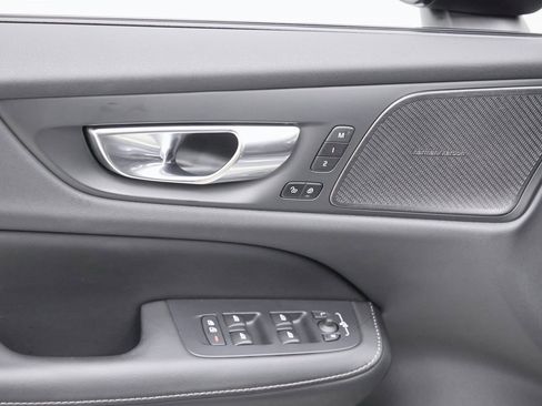 Certified 2024 Volvo V60 B5 Cross Country Ultimate image 12