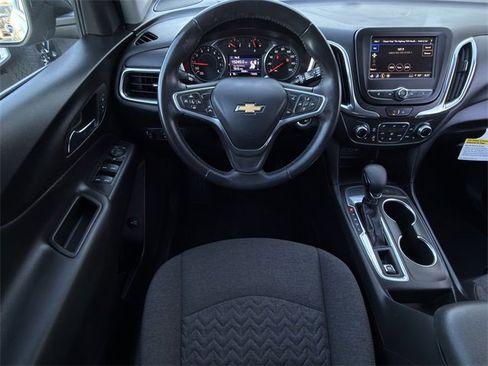 Used 2022 Chevrolet Equinox LT image 11